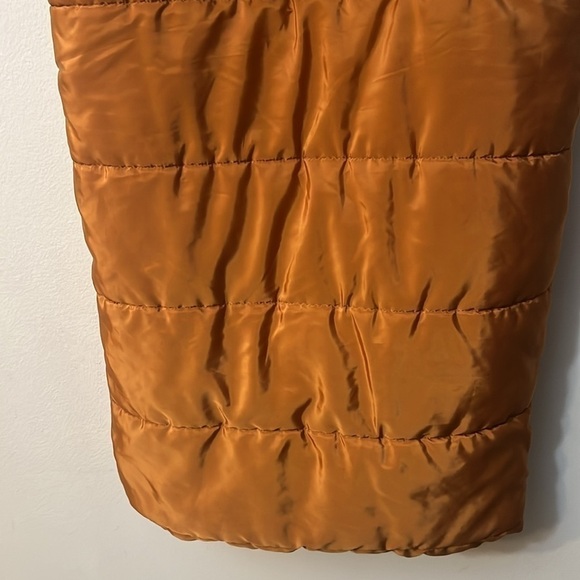 Unbranded orange puffer vest pit to pit 19”
Length 32” - Picture 6 of 8